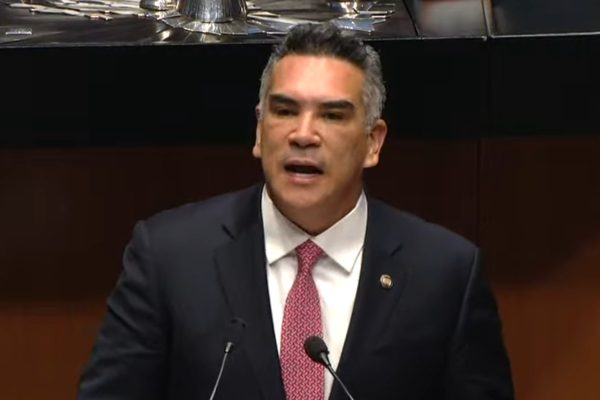 Alejandro Moreno durante su participación en la sesión plenaria por su agresión contra noroña