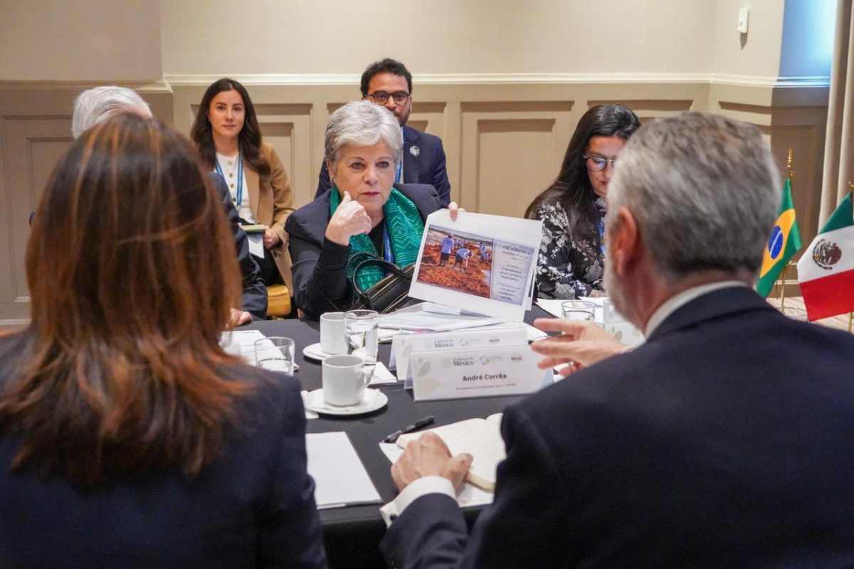 Sheinbaum presume el programa Sembrando Vida, la construcción de trenes y carro Olinia en la Cumbre Ministerial