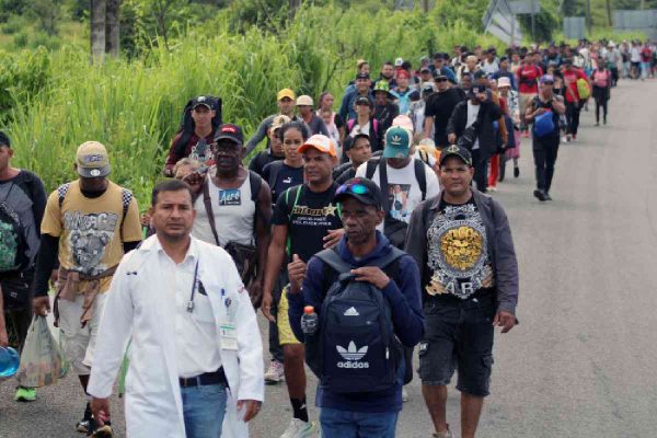 Caravana migrante sale de tapachula, Chiapas