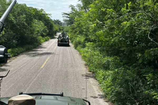 Habitantes de El Ocotito en Guerrero cierran Autopista del Sol en protesta por violencia