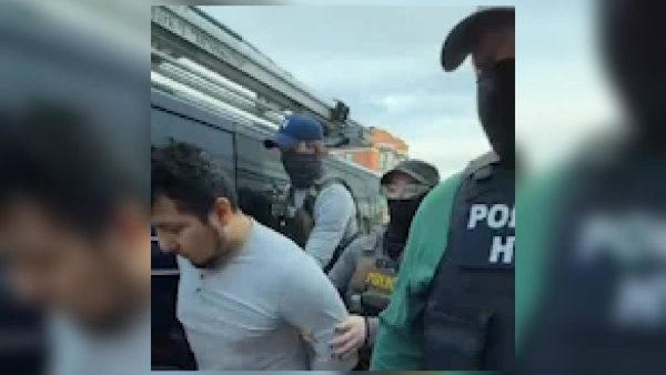 “Le vamos a hacer mierda la ventanilla y lo vamos a sacar a rastras”