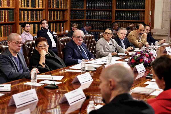 Mesa de trabajo entre el INE y la Comisión Presidencial para la reforma electoral