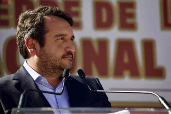 "Mis adversarios mandaron espías", dice Andrés López Beltrán tras críticas a su viaje a Japón