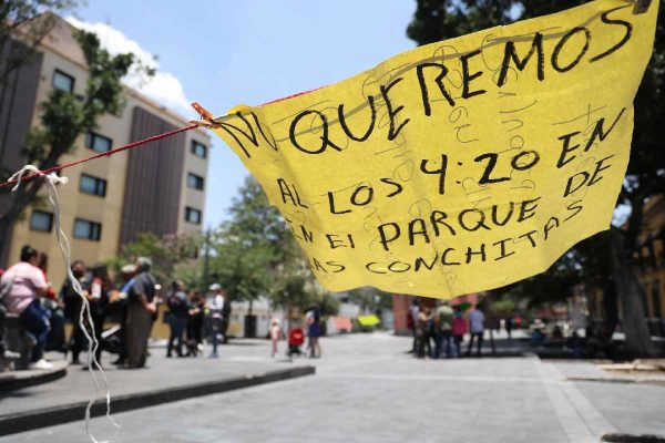 Plantón en rechazo del espacio de tolerancia para el consumo de marihuana
