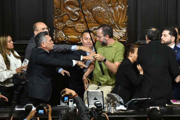 “Por cualquier delito se puede pedir desafuero”: Godoy llama esperar a FGR por desafuero de "Alito"