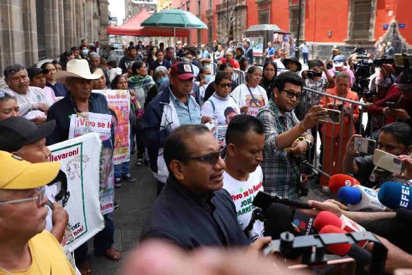 Vidulfo Rosales renuncia como abogado del caso Ayotzinapa