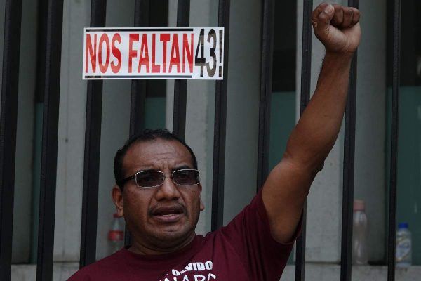 Vidulfo Rosales renuncia como abogado de Ayotzinapa