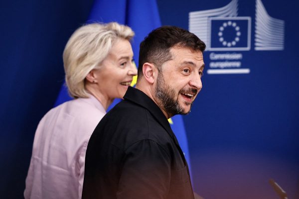 Zelenski no ve indicios de reunión tripartita con Rusia y EU; líderes europeos irán con él a encuentro con Trump