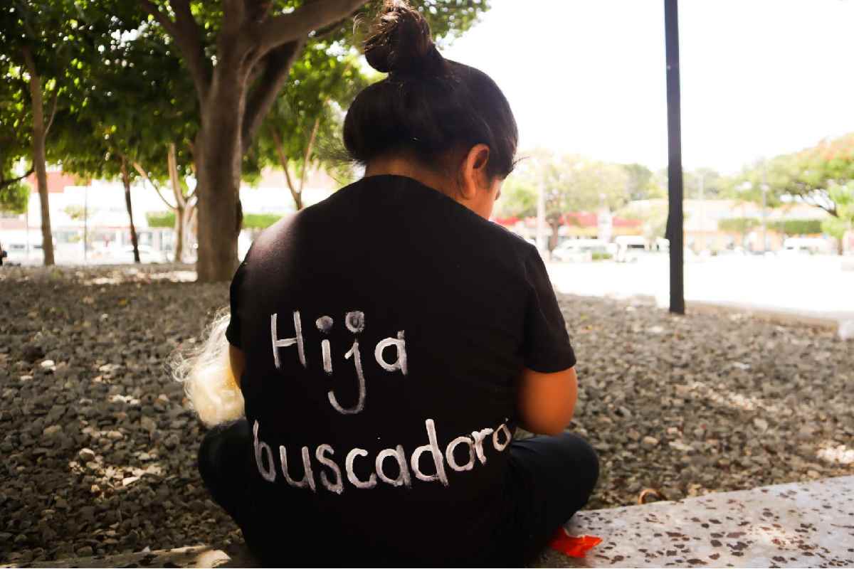 “Tenía que seguir con mi vida”: jóvenes buscan a sus familiares desaparecidos en CDMX y Edomex, a la par que estudian o trabajan 