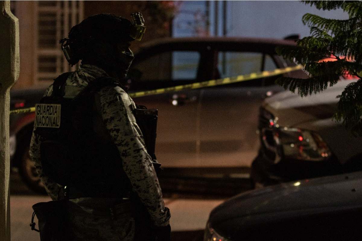 Hallan cuatro cuerpos en una camioneta abandonada en Jalisco, entre ellos dos menores de entre 5 y 10 años