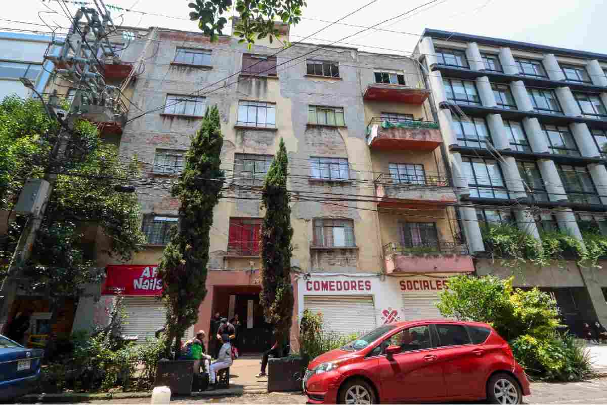 Desalojan a 22 familias en la colonia Roma