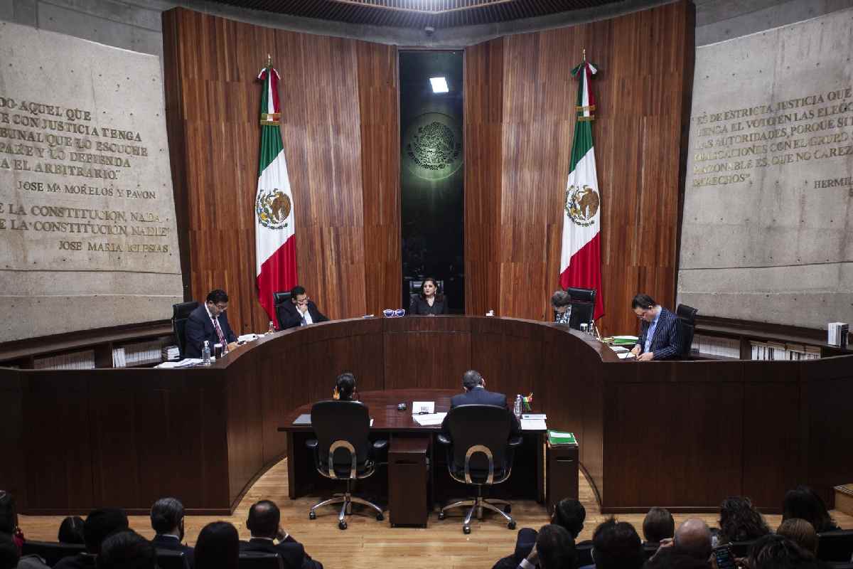 Protestan afuera del Tribunal Electoral contra validez de elección judicial; piden anular resultados de la Suprema Corte