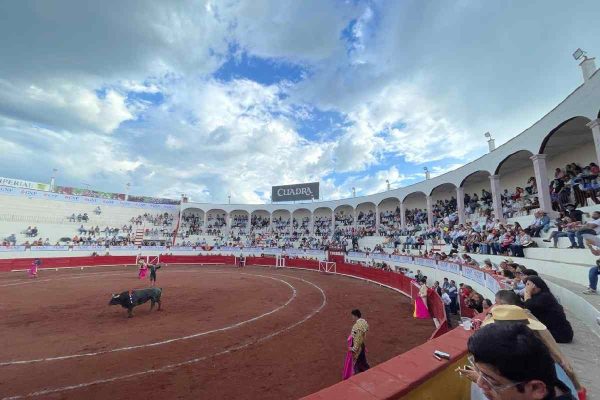 feria-uva-2025-arranque-encierro-karen-souza-aguascalientes