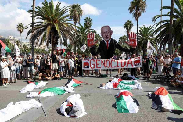 “La historia es sobre Palestina”: la Global Sumud Flotilla zarpa hacia Gaza para romper el bloqueo de Israel