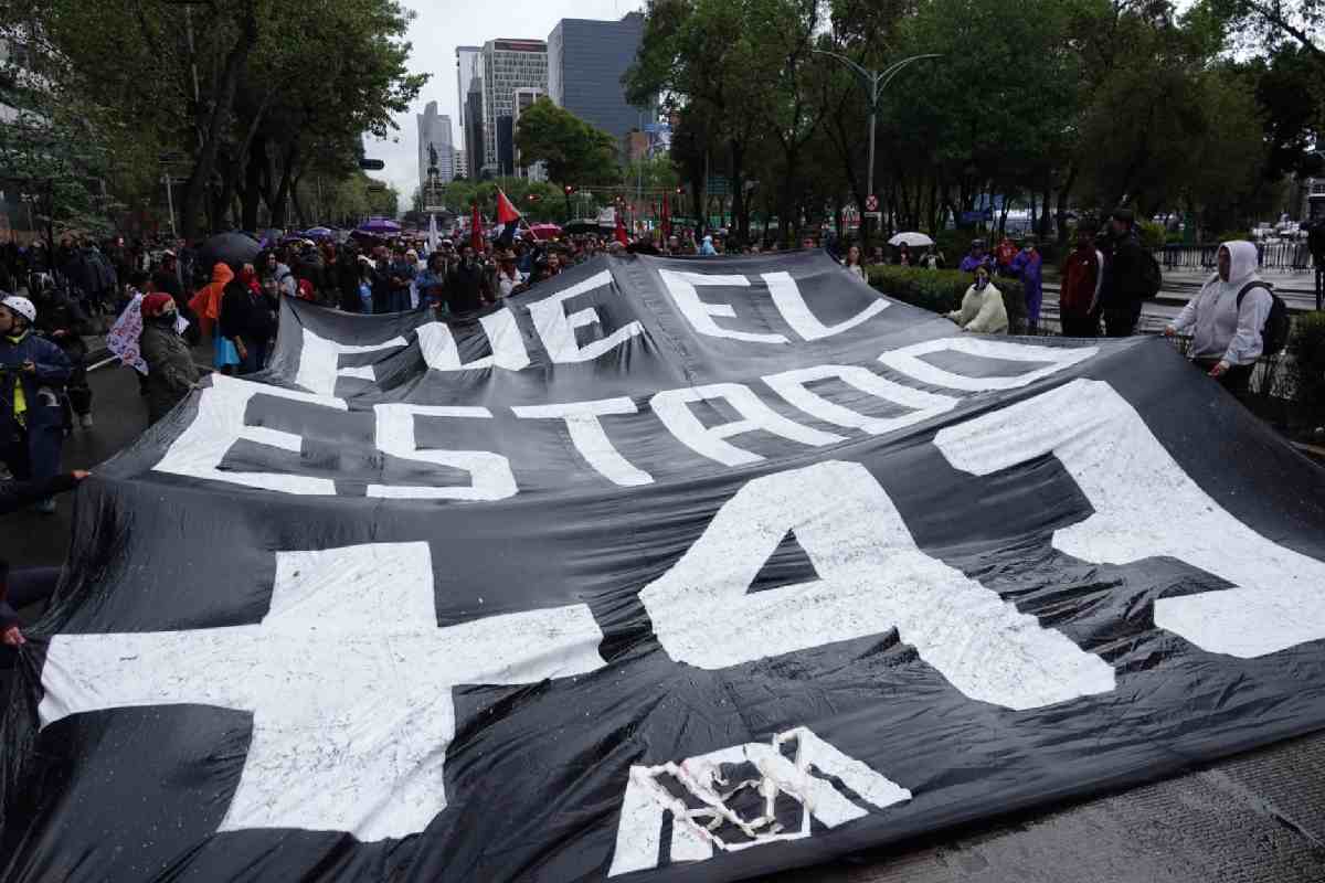 Renuncia Vidulfo Rosales a defensa del caso Ayotzinapa