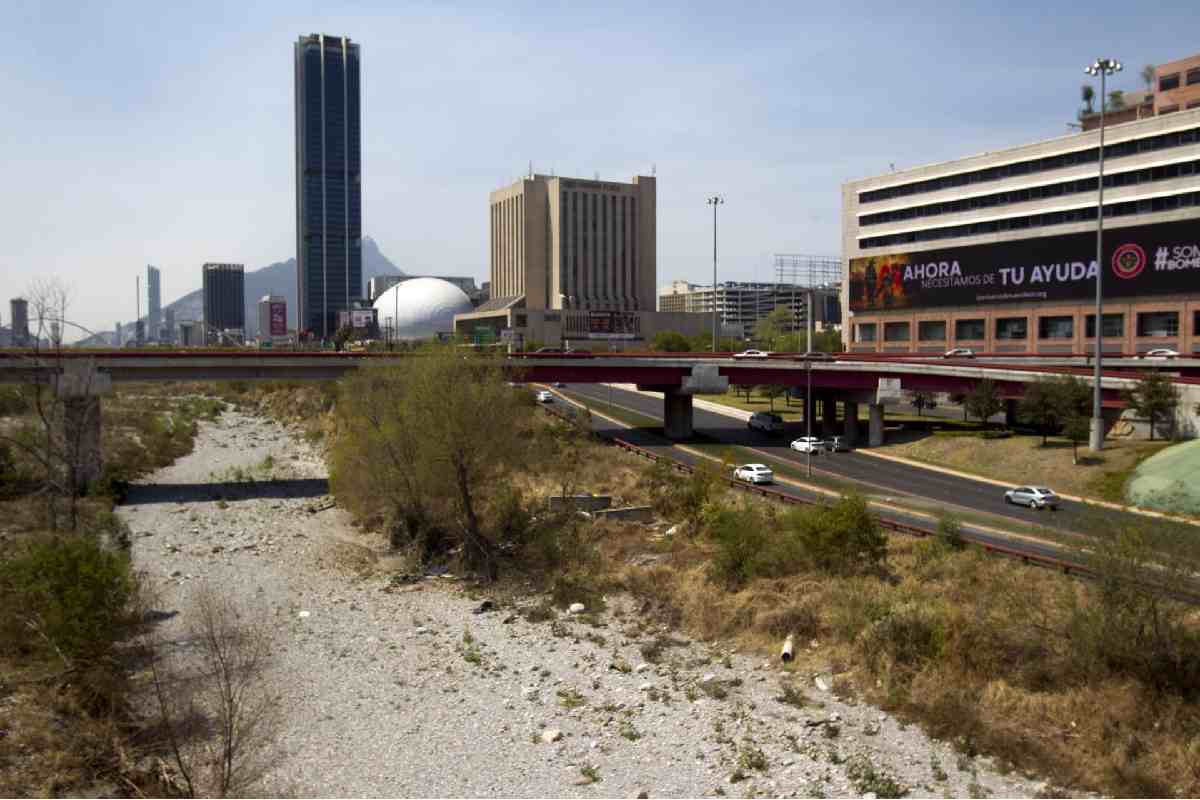 Ambientalistas y expertos luchan para preservar completo el tramo urbano del río Santa Catarina, en Nuevo León