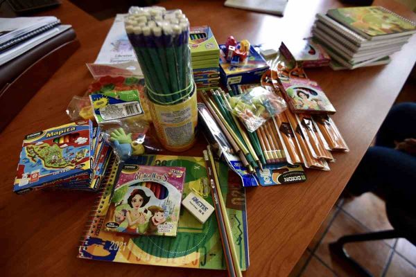 ¡Apadrina con útiles escolares a niños huérfanos y refugiados en México! Te contamos dos iniciativas