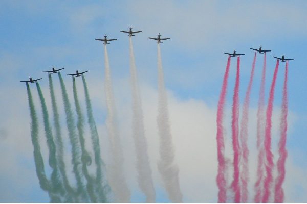 AICM cerrará por maniobras aéreas