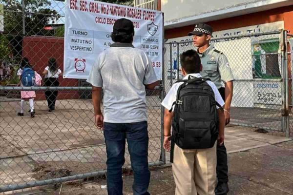 Alumnos y docentes se refugian en kínder de Culiacán, Sinaloa, tras ataque armado cerca del plantel