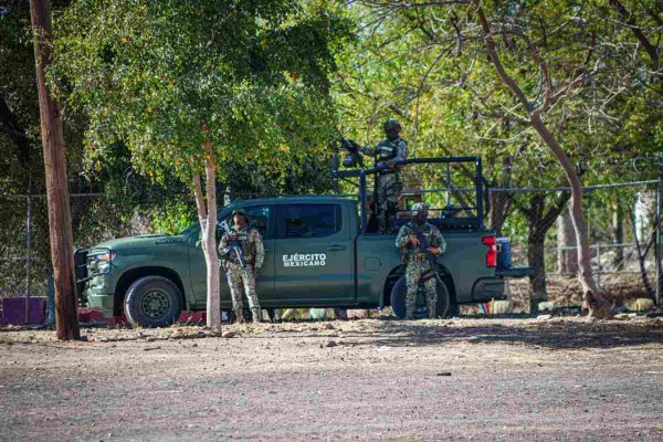 Ataque con drones en Caminaguato, Sinaloa, deja al menos 200 personas desplazadas