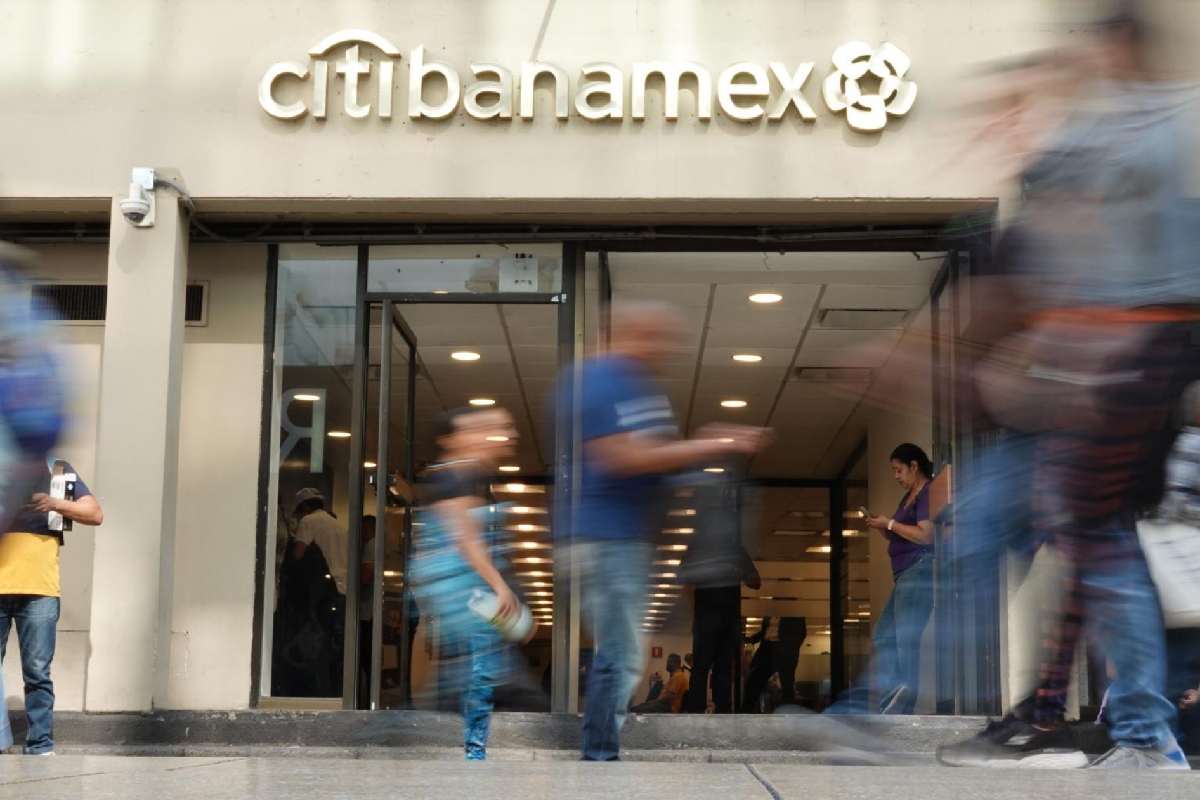 Banamex queda en manos de empresario aeronáutico