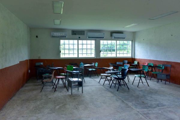 becas insuficientes deserción escolar