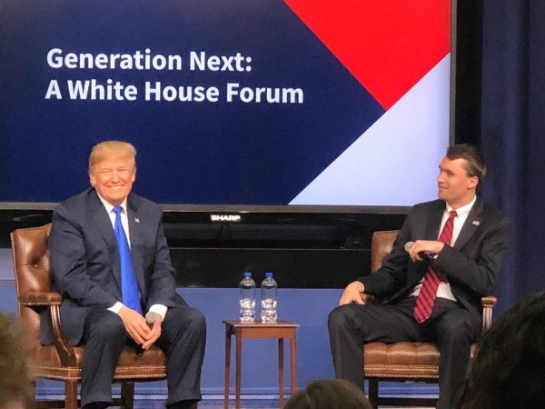 Charlie Kirk y Donald Trump en una conferencia