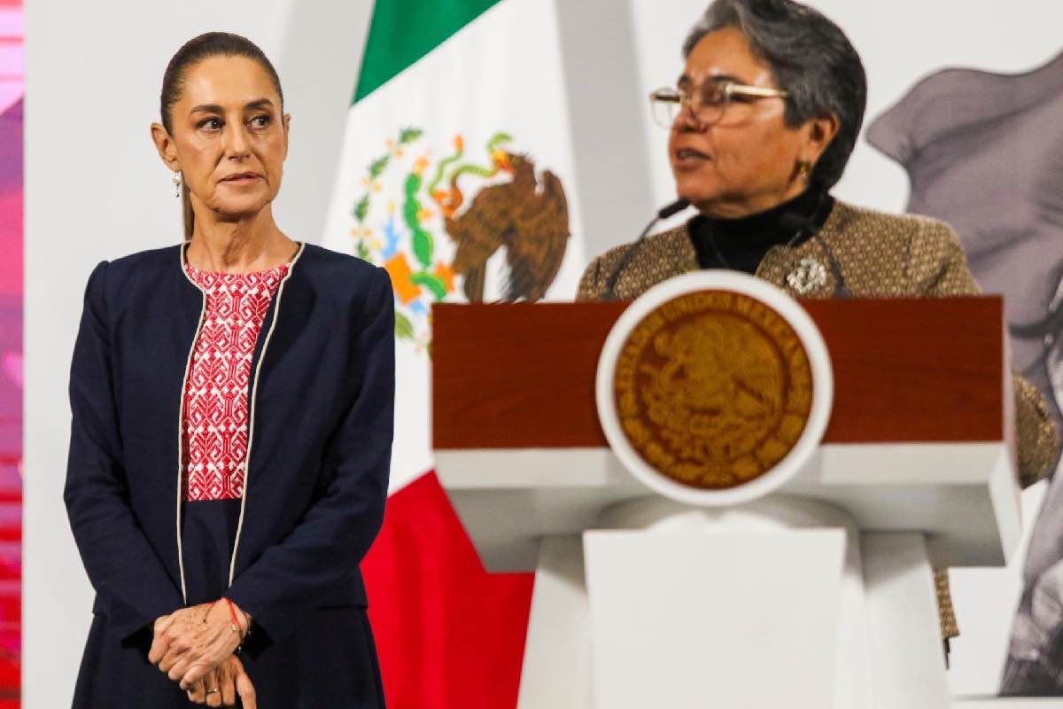 Claudia Sheinbaum y Raquel Buenrostro en la mañanera.