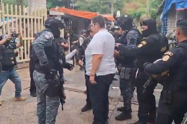 Detienen en Guatemala a “El Peque”, presunto líder de célula del CJNG; lo entregan a autoridades de Chiapas