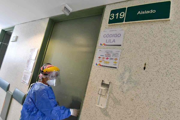 Detienen a 5 presuntamente relacionadas con suplemento contaminado: provocó muerte de 13 bebés