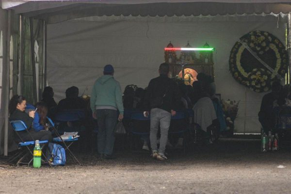 “Era solidaria”: velan a “abuelita heroína”, cubrió a nieta en explosión en Puente de la Concordia  