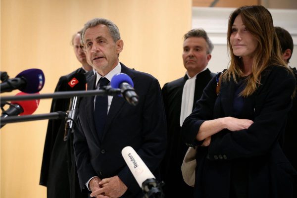 Expresidente Francés que irá a prisión junto a su esposa