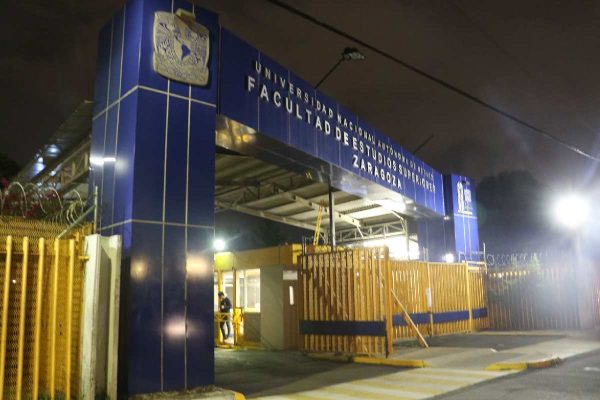 FES Zaragoza clases en línea precaución