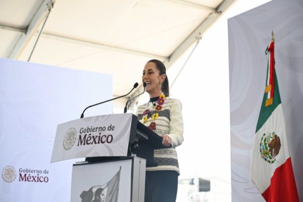 “Habrá tiempo para elecciones”: Sheinbaum reconoce a gobernadora de Aguascalientes; fue abucheada