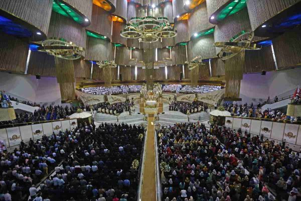 Iglesia de La Luz del Mundo, dirigida por Naassón Joaquín tiene millones de adeptos