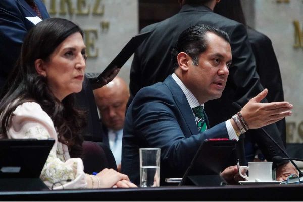 Kenia López Rabadán y Sergio Gutiérrez Luna, anterior presidente de la Cámara de Diputados