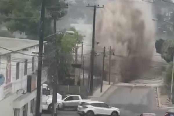 Megafuga de agua abre socavón en Tijuana, Baja California; hay 632 colonias afectadas en el suministro