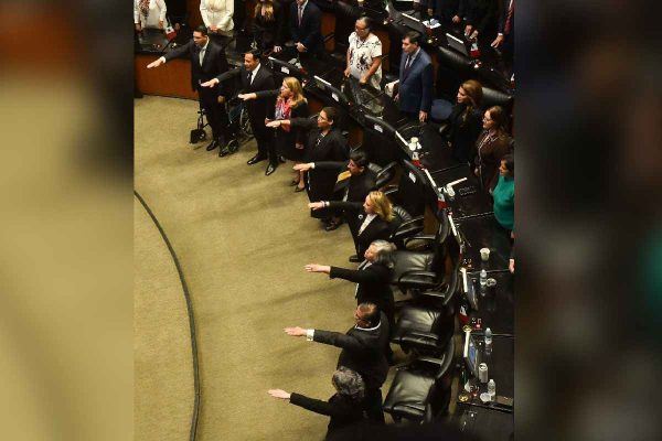 Ministros toman protesta para la nueva Corte en el Senado