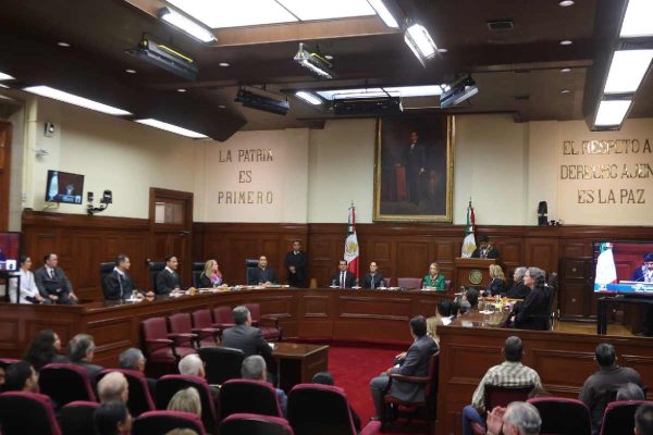 Nueva Corte permite a Lenia Batres resolver amparo de Salinas Pliego