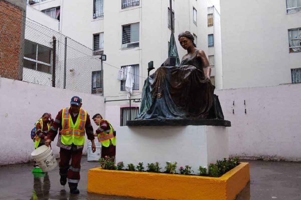 Realizan labores de mantenimiento en talleres textiles a 40 años del sismo