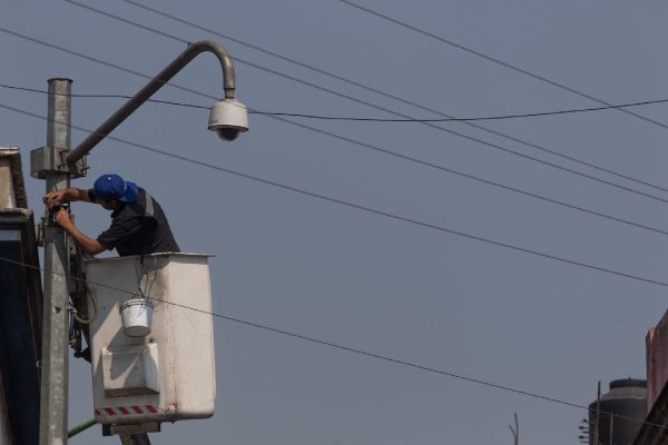 Reparación de poste del C5 con alerta sísmica