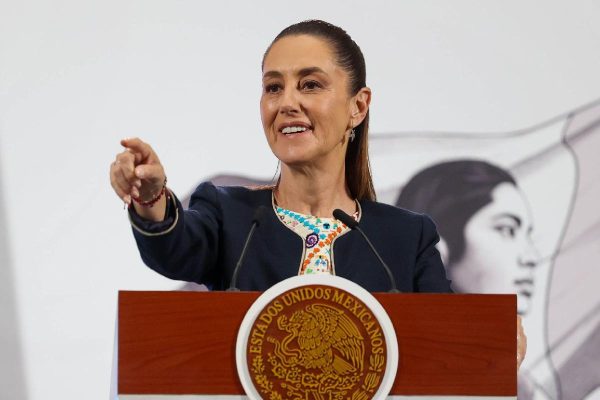 Sheinbaum podría ser declarada persona non grata por Perú