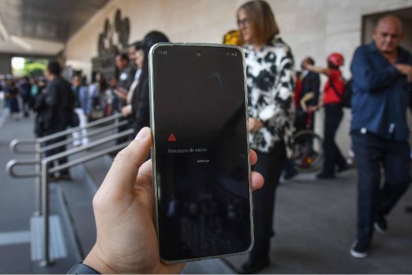 Simulacro celulares no homologados podrían fallar