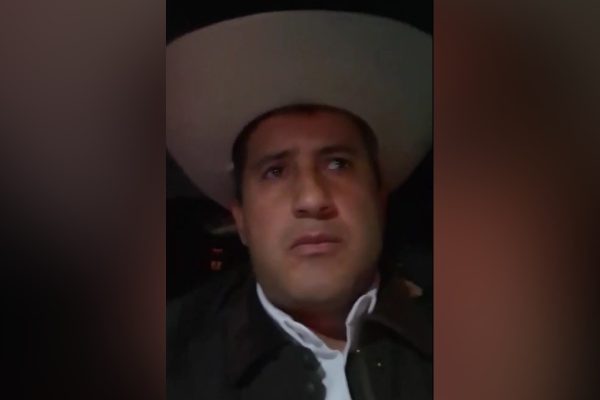 alcalde de Uruapan, Carlos Manzo Rodríguez, informando sobre un ataque armado