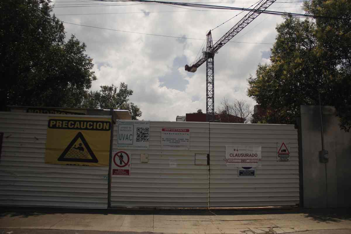 Vecinos de la Del Valle mantienen la lucha contra el centro comercial Fresko Patricio Sanz, tras más de dos meses de clausura