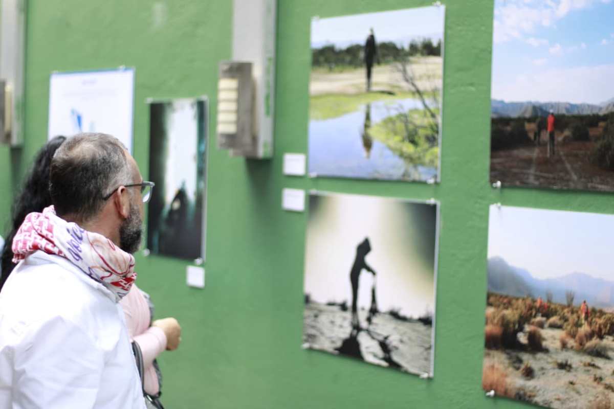 "Con la memoria en las manos"