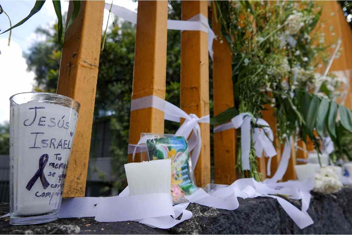 Facultades y escuelas de la UNAM se van a paro por asesinato de alumno y desaparición de normalistas de Ayotzinapa