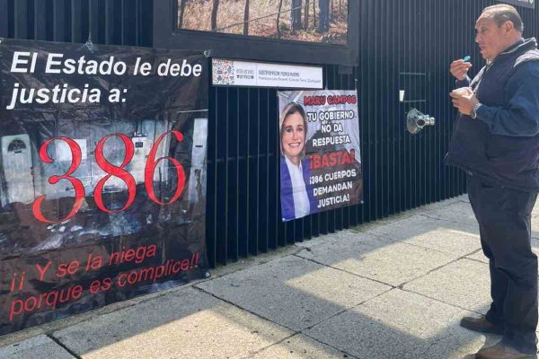 “¡El gobierno estatal no responde!”: familiares de víctimas del Crematorio Plenitud protestan en CDMX