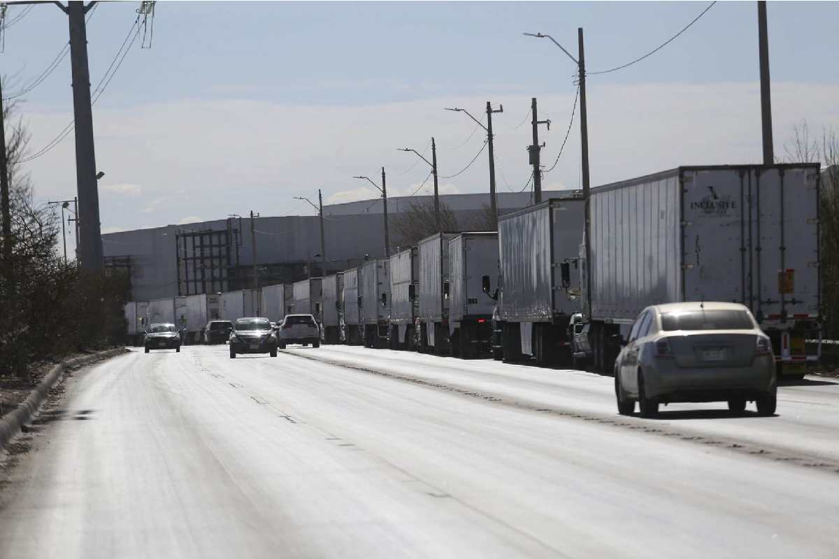 Sheinbaum envía reformas al Congreso para aumentar aranceles a productos de importación y evitar la evasión fiscal