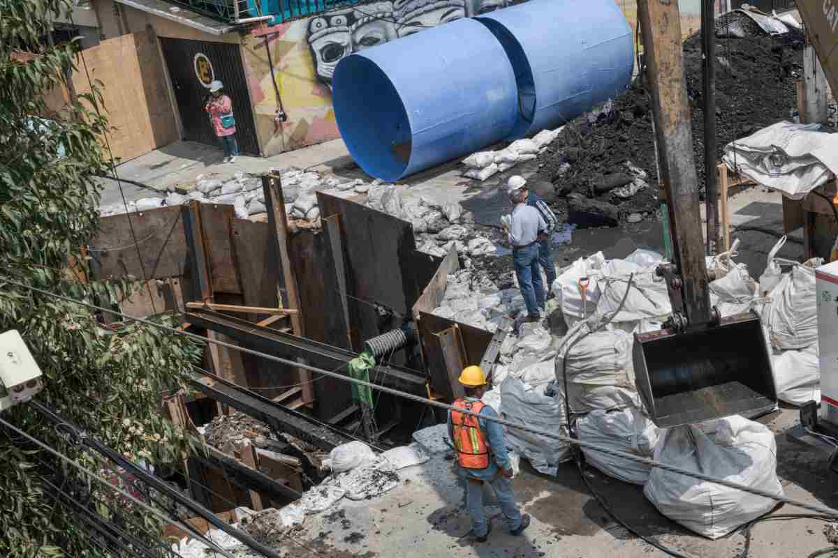 Socavón en colonia Porvenir Iztapalapa: vecinos temen perder sus casas o negocios; denuncian falta de información de autoridades